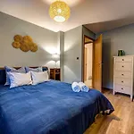 Beautiful New Flat By The Forest シャモニー