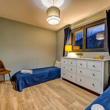 Beautiful New Flat By The Forest דירה