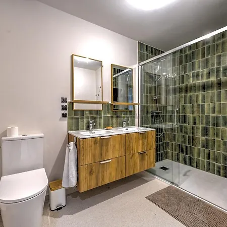 Beautiful New Flat By The Forest שאמוני